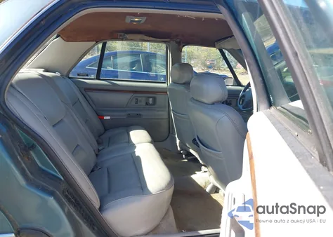 1996 Oldsmobile 98 Regency Elite from USA, damaged, VIN 1G3CX52K7T4303097